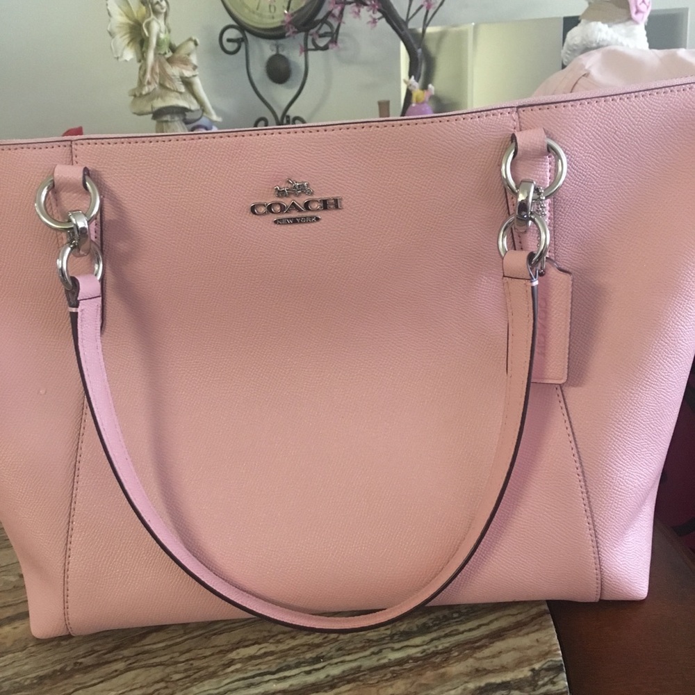 Coach pink tote..so chic